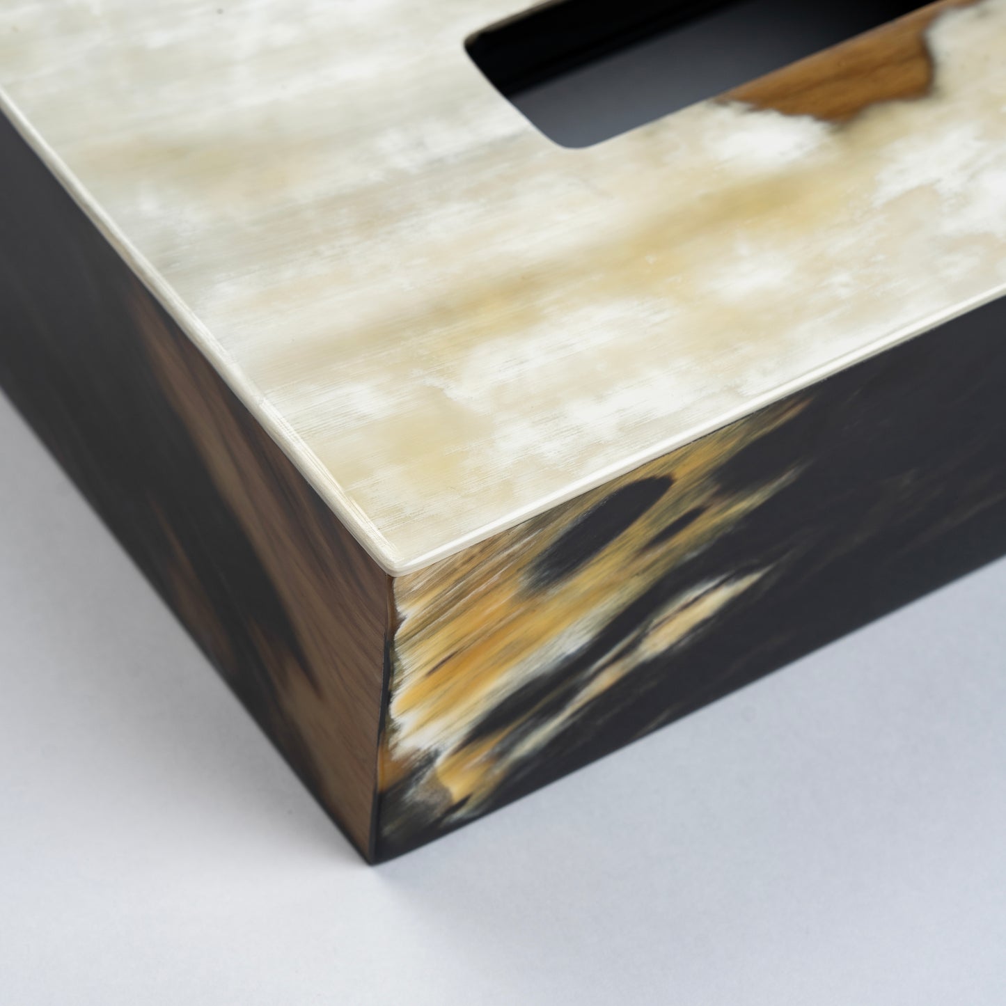 Premium Horn Tissue Box B04